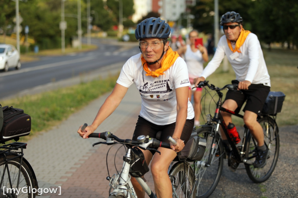 Jadą na rowerach z Głogowa do Częstochowy