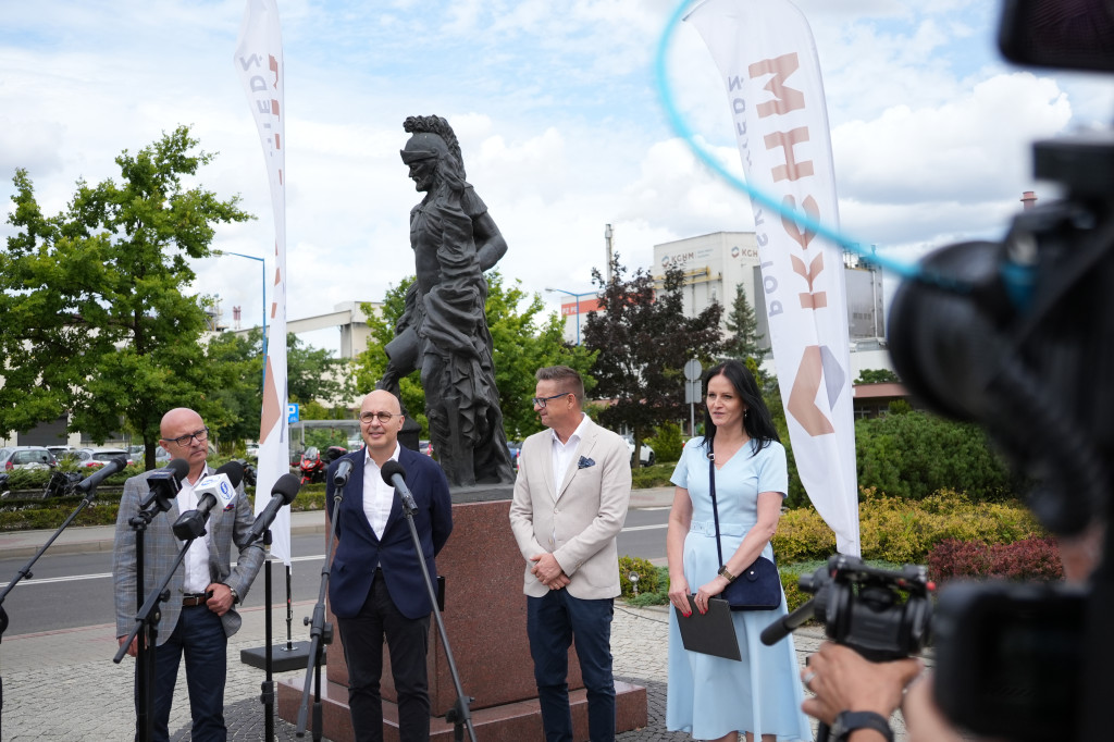 Prezes KGHM i wiceminister pod Hutą Miedzi Głogów