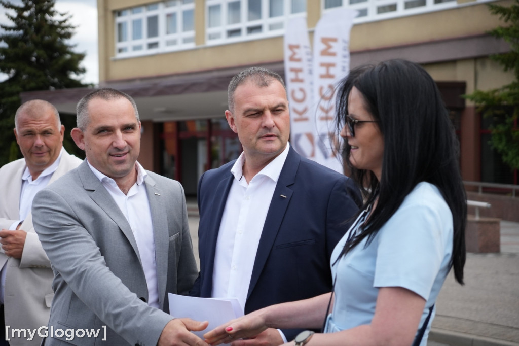 Prezes KGHM i wiceminister pod Hutą Miedzi Głogów