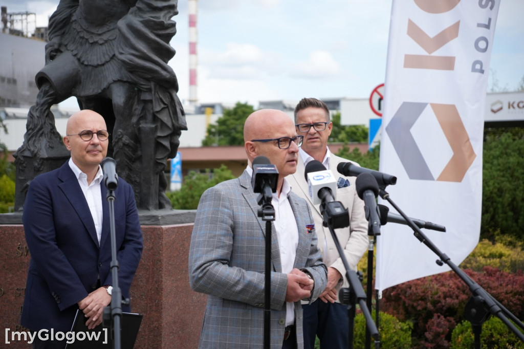 Prezes KGHM i wiceminister pod Hutą Miedzi Głogów