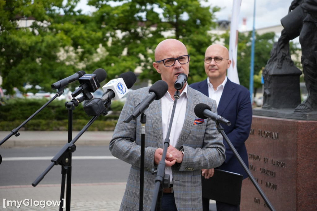 Prezes KGHM i wiceminister pod Hutą Miedzi Głogów
