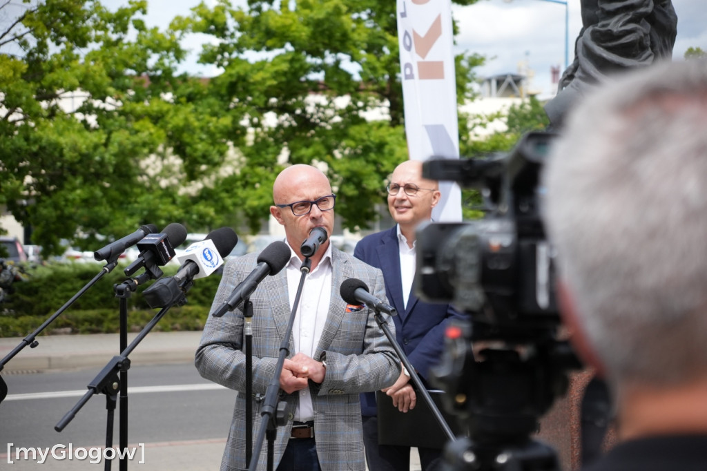 Prezes KGHM i wiceminister pod Hutą Miedzi Głogów