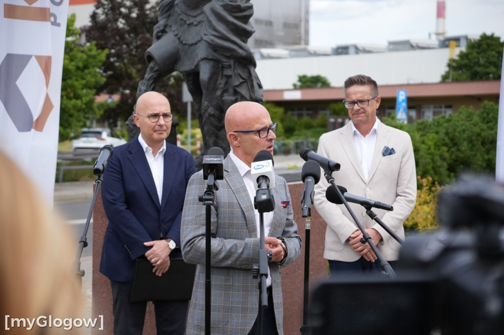 Prezes KGHM i wiceminister pod Hutą Miedzi Głogów
