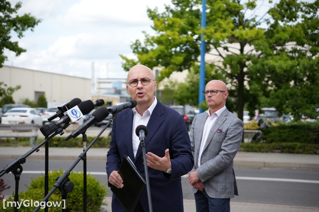 Prezes KGHM i wiceminister pod Hutą Miedzi Głogów