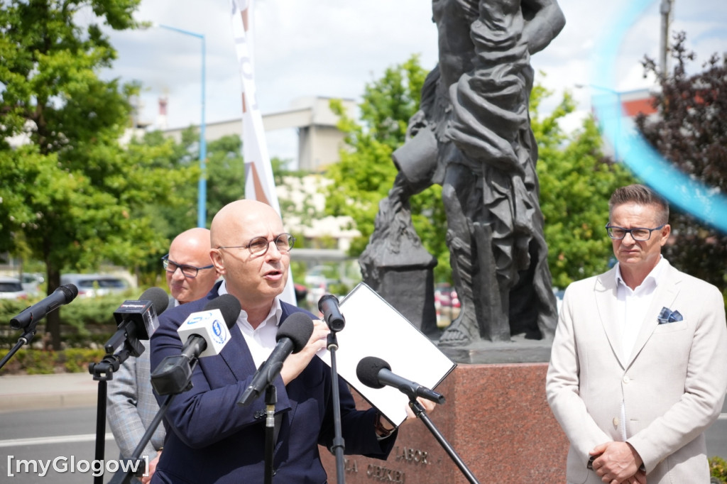 Prezes KGHM i wiceminister pod Hutą Miedzi Głogów