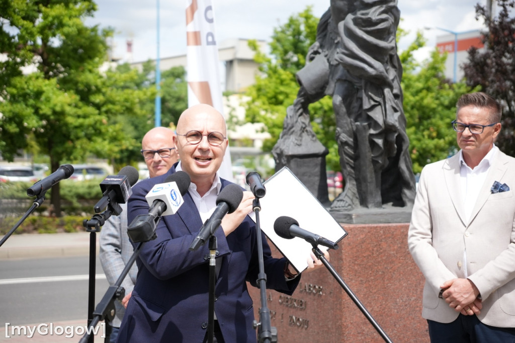Prezes KGHM i wiceminister pod Hutą Miedzi Głogów