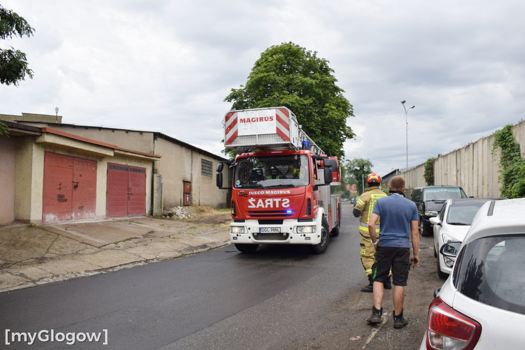 Pożar złomowiska w Głogowie. Akcja strażaków