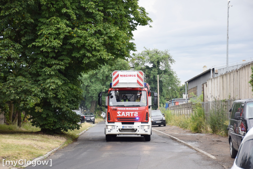 Pożar złomowiska w Głogowie. Akcja strażaków