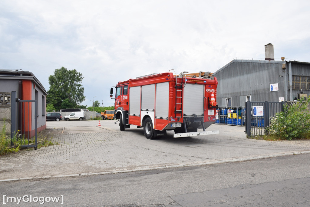 Pożar złomowiska w Głogowie. Akcja strażaków