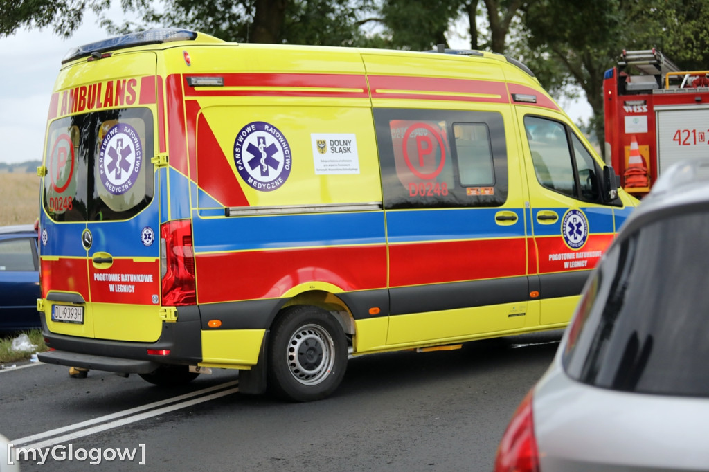 Wypadek pod Głogowem, są poszkodowani
