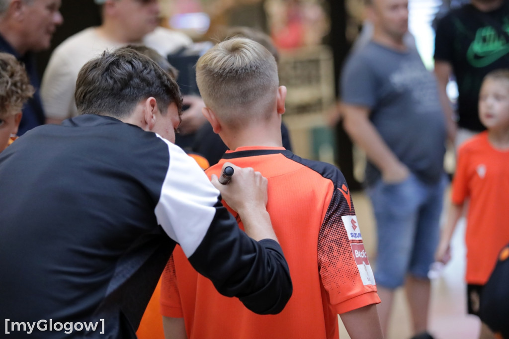 Kibice Chrobrego Głogów opanowali klubowy sklep
