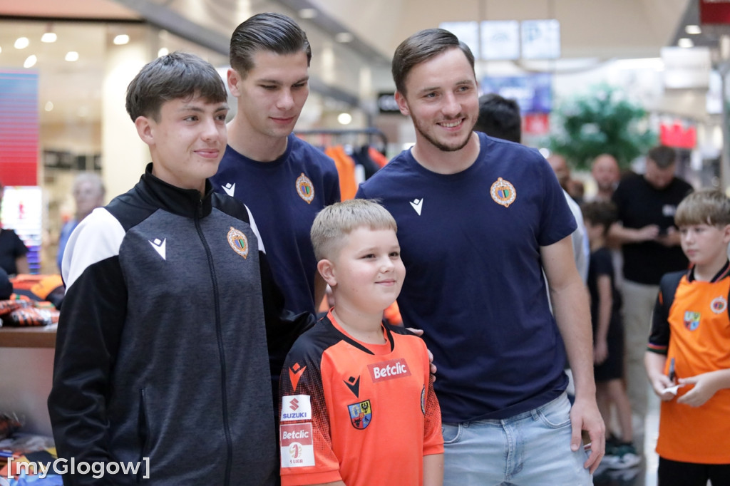 Kibice Chrobrego Głogów opanowali klubowy sklep