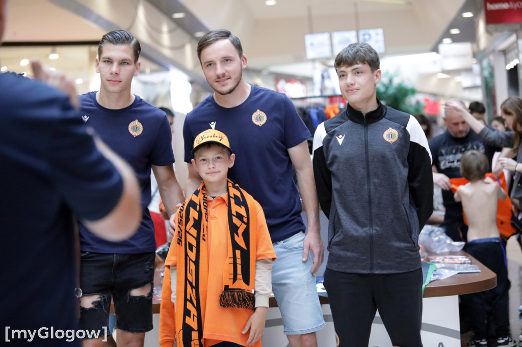 Kibice Chrobrego Głogów opanowali klubowy sklep
