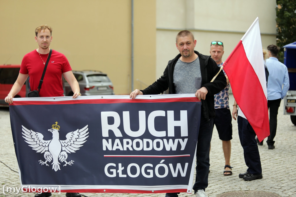 Protest w Głogowie przeciwko nielegalnym migrantom