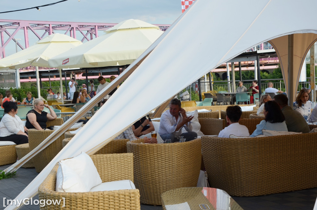 Koncert zespołu Alert RCB na głogowskiej marinie