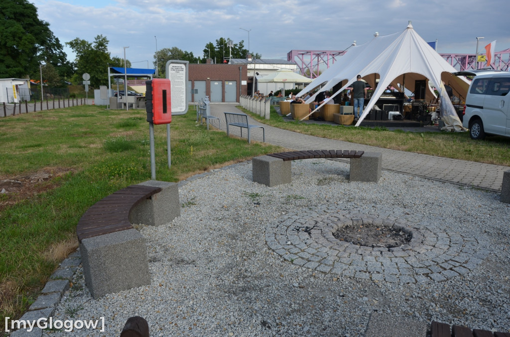 Koncert zespołu Alert RCB na głogowskiej marinie