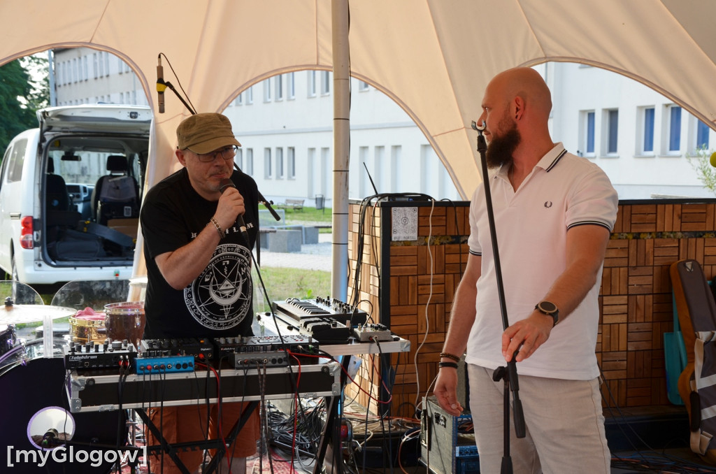 Koncert zespołu Alert RCB na głogowskiej marinie