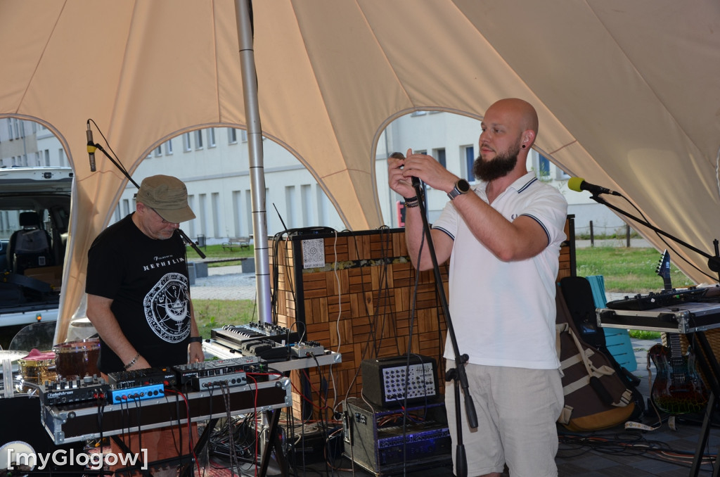 Koncert zespołu Alert RCB na głogowskiej marinie