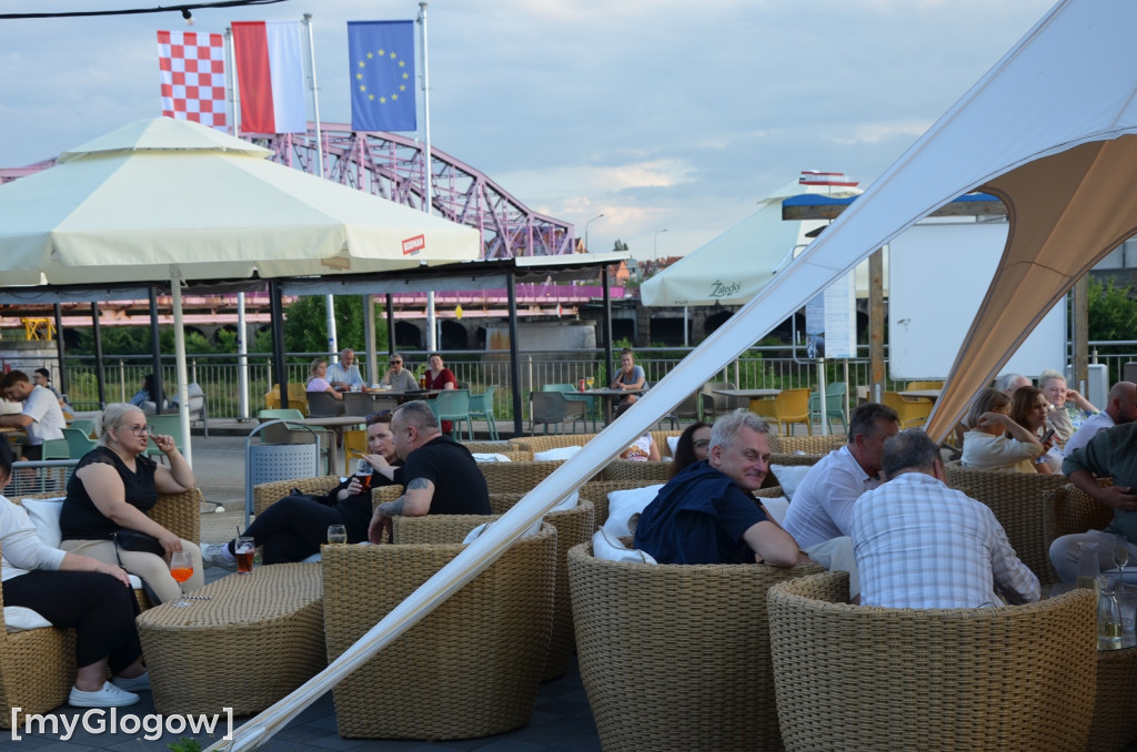 Koncert zespołu Alert RCB na głogowskiej marinie