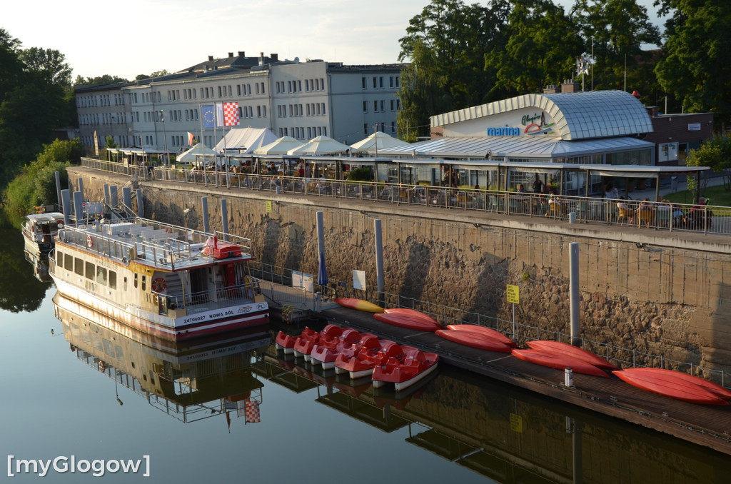 Koncert zespołu Alert RCB na głogowskiej marinie