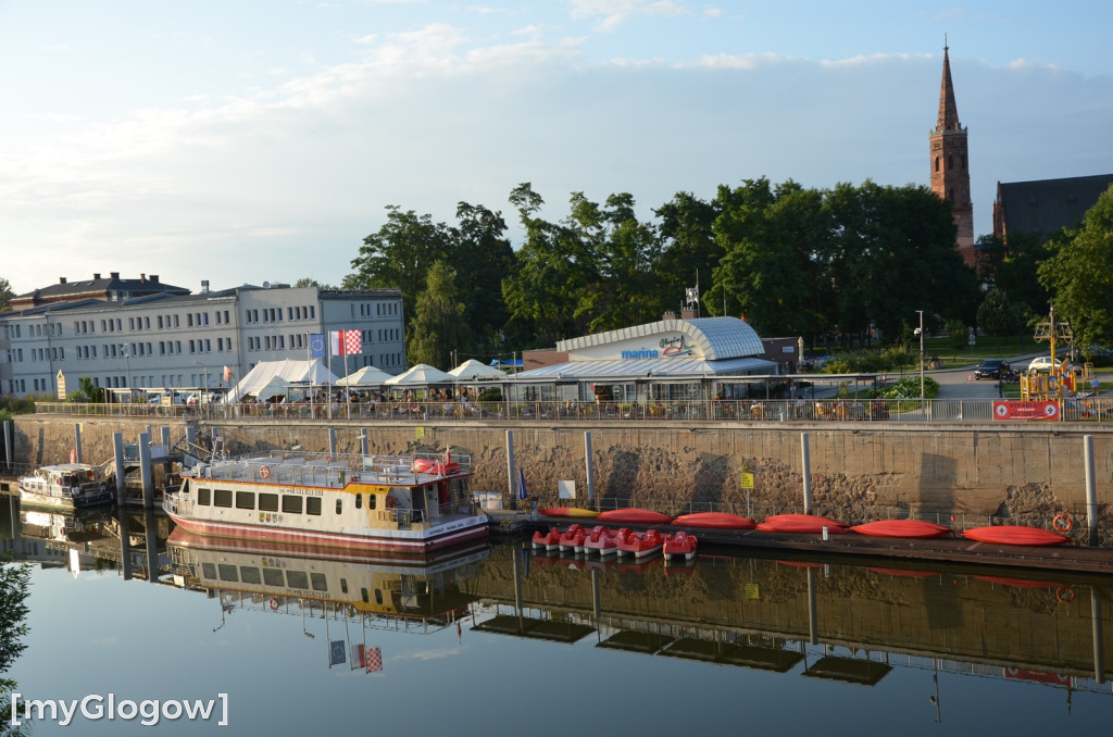 Koncert zespołu Alert RCB na głogowskiej marinie