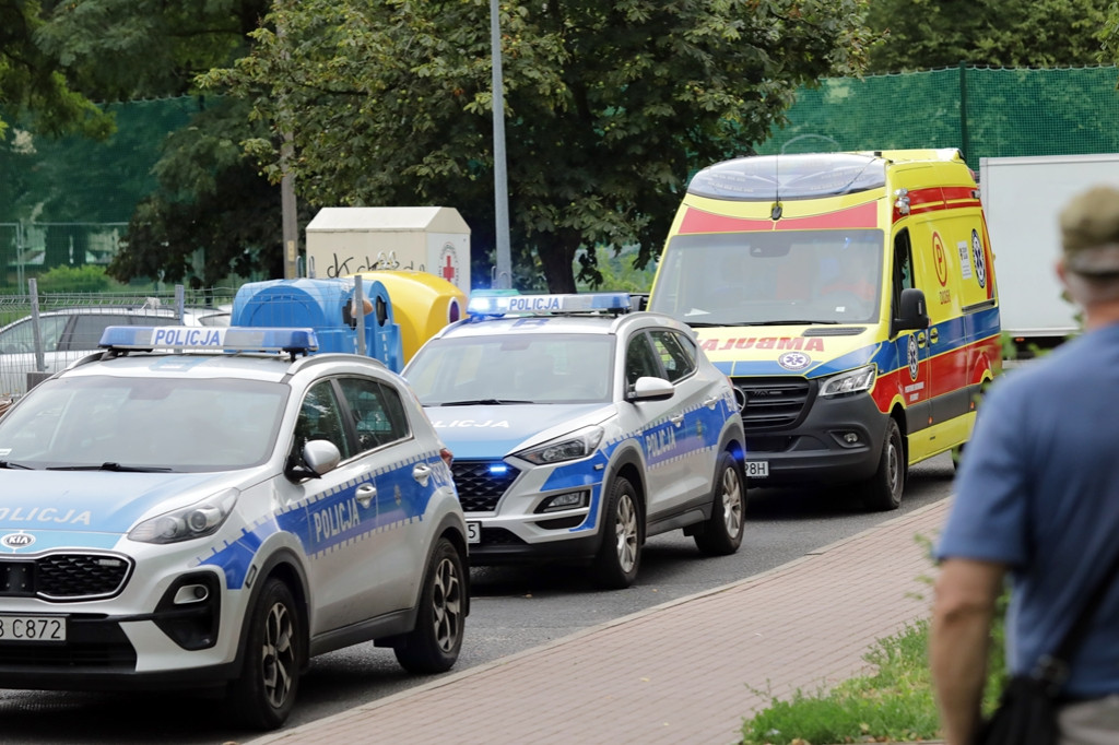 Akcja w Głogowie. Cztery radiowozy i karetka