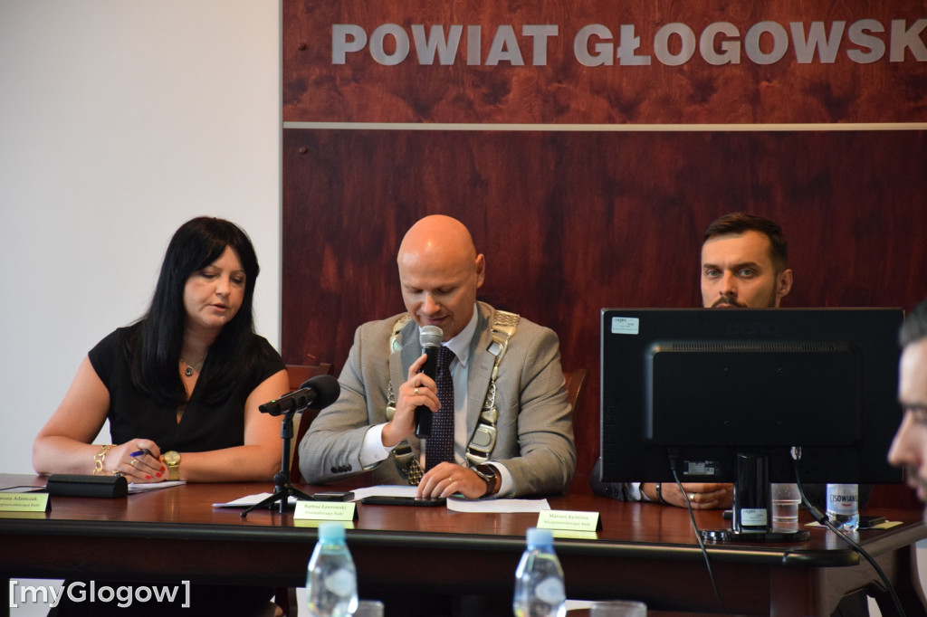 Sesja rady powiatu w sprawie imigrantów