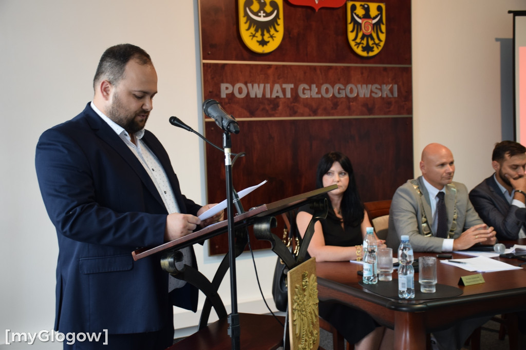 Sesja rady powiatu w sprawie imigrantów
