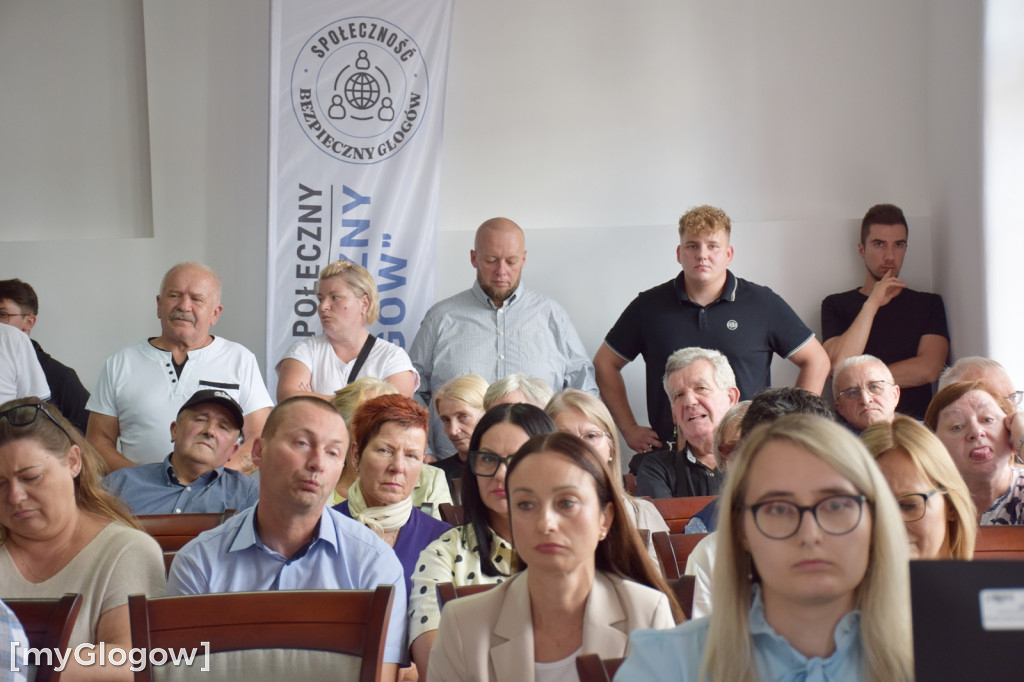 Sesja rady powiatu w sprawie imigrantów