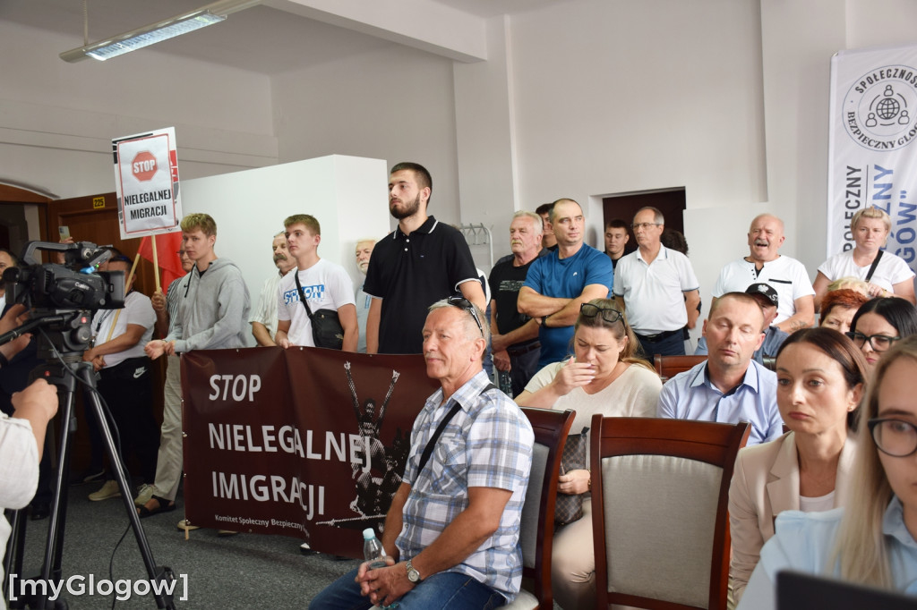 Sesja rady powiatu w sprawie imigrantów