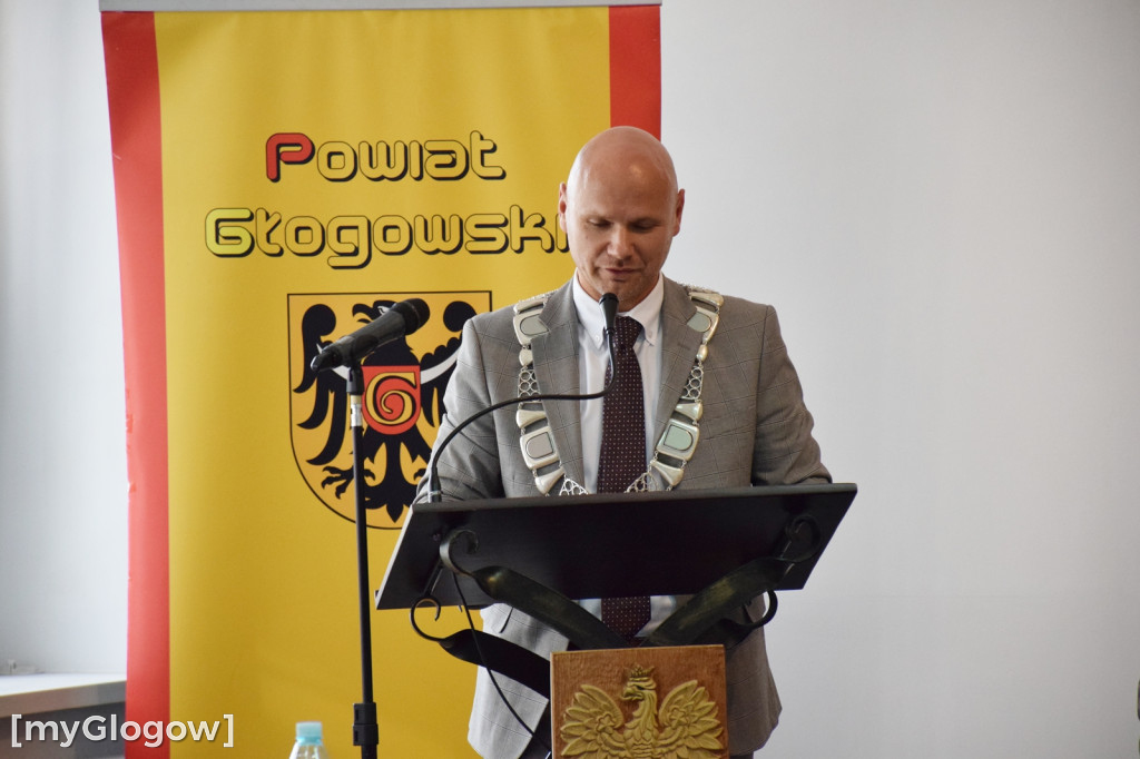 Sesja rady powiatu w sprawie imigrantów