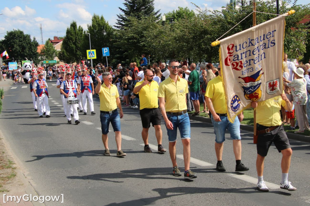 Korowód ulicami miasta