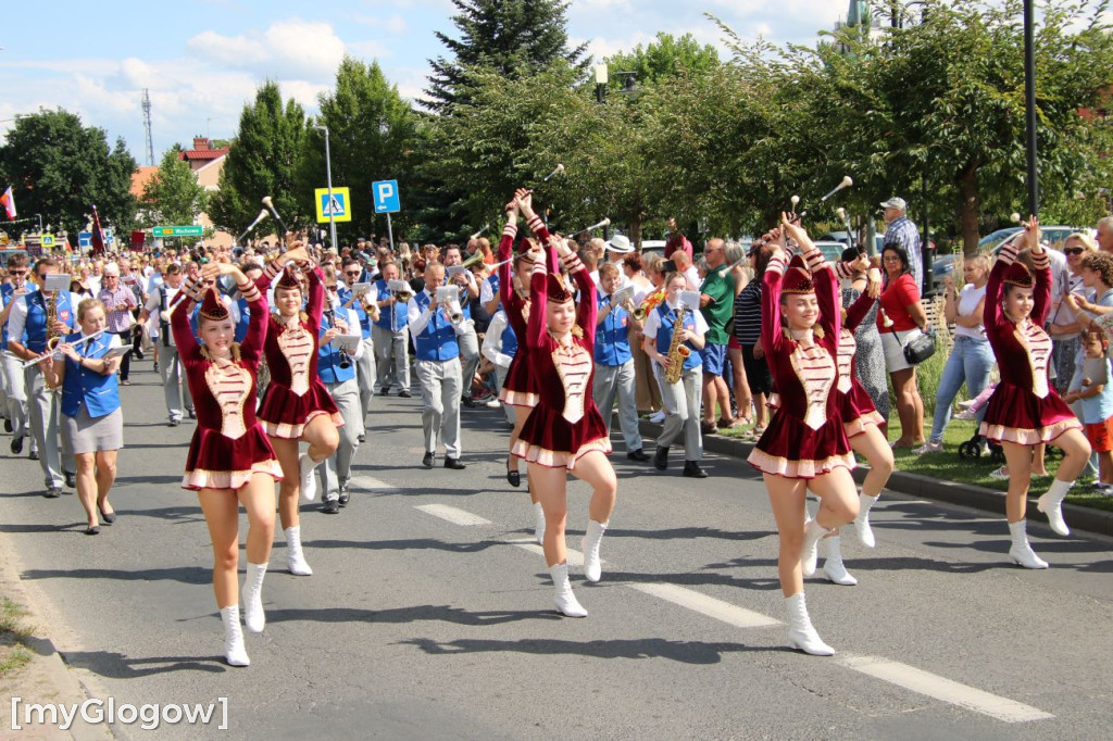 Korowód ulicami miasta