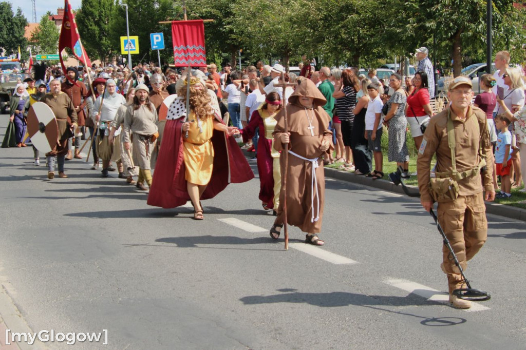 Korowód ulicami miasta