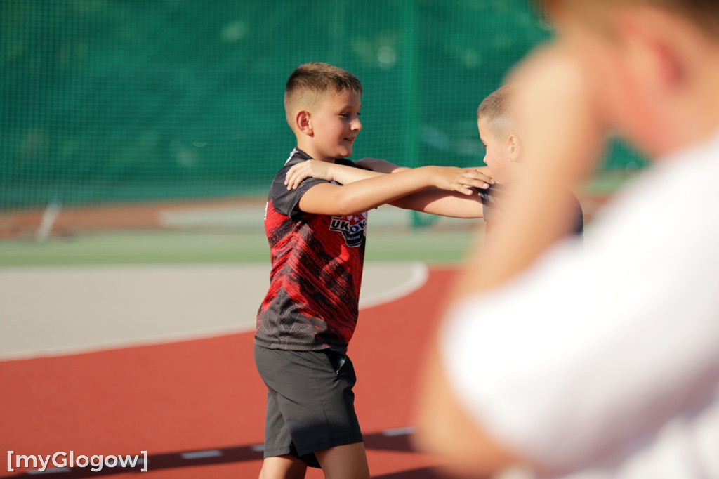Trenują boks w plenerze - w wakacje, w Głogowie