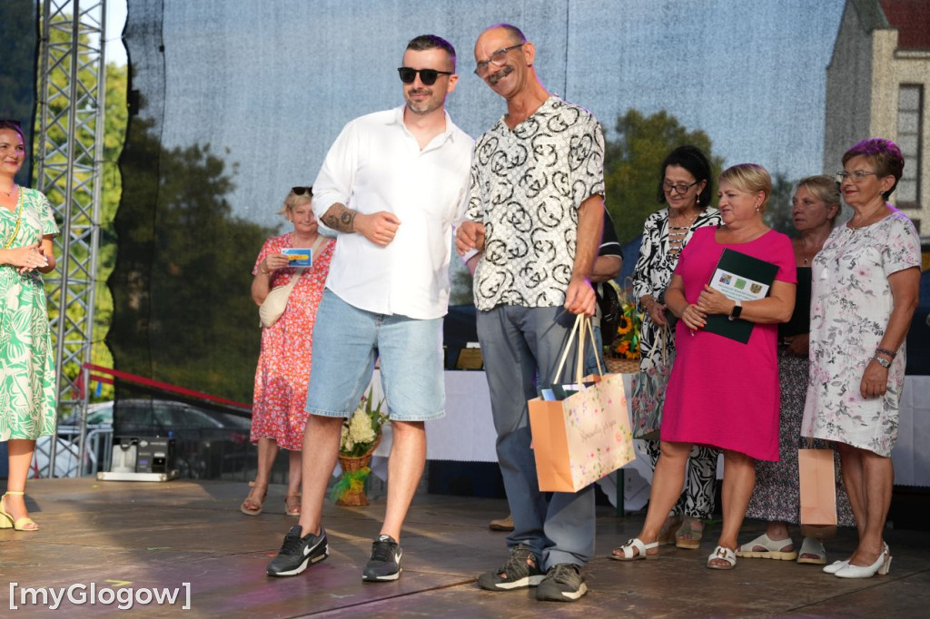 Finał w cieniu kolegiaty