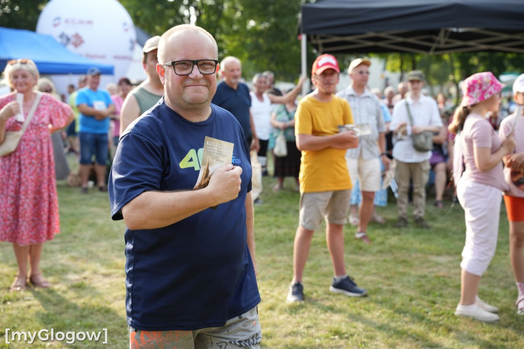 Finał w cieniu kolegiaty