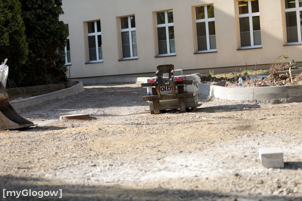 Trwa remont drogi pod szpitalem w Głogowie