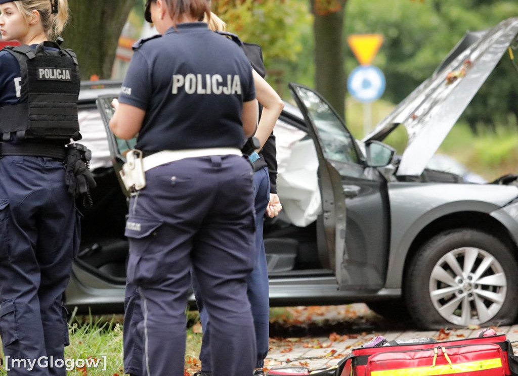Wypadł z ronda! Wypadek w Głogowie