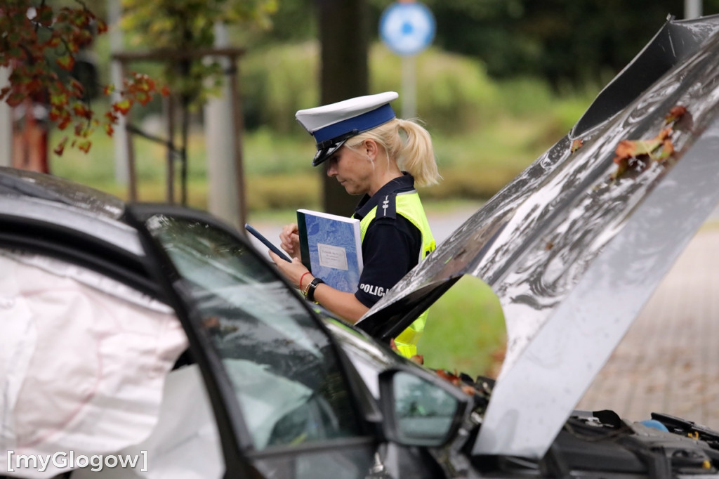 Wypadł z ronda! Wypadek w Głogowie