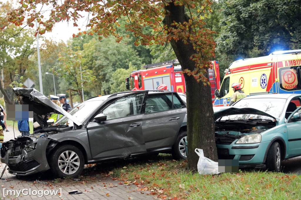 Wypadł z ronda! Wypadek w Głogowie