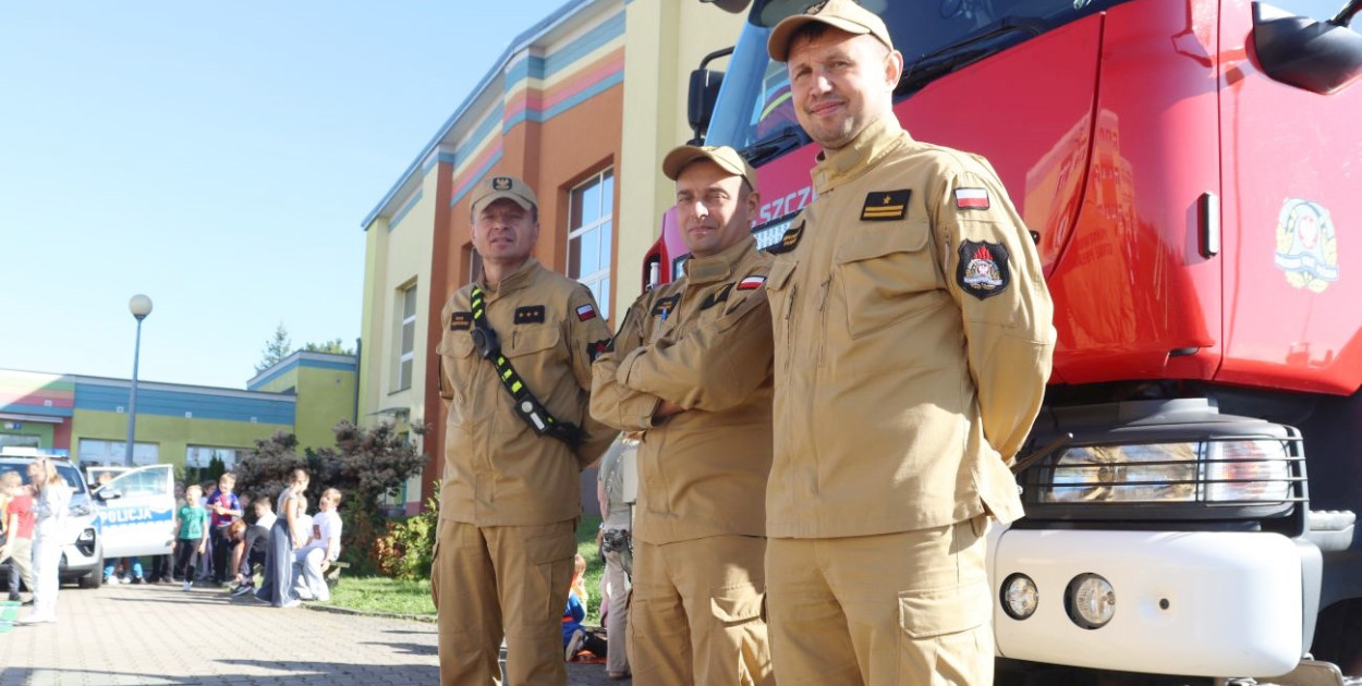 Policja, straż, ratownicy w SP 3