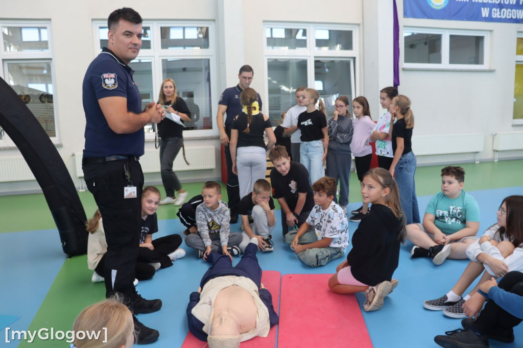 Policja, straż, ratownicy w SP 3