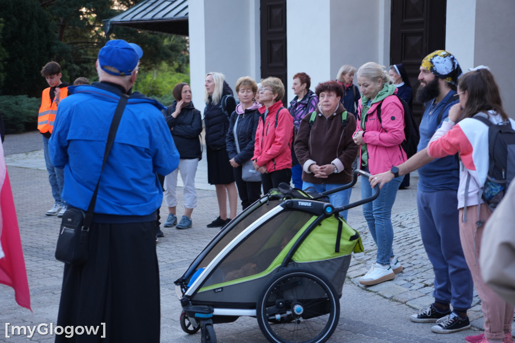 O świcie ruszyli do Grodowca