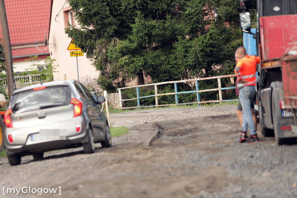 Ulica Tęczowa rozkopana. Rozpoczął się remont