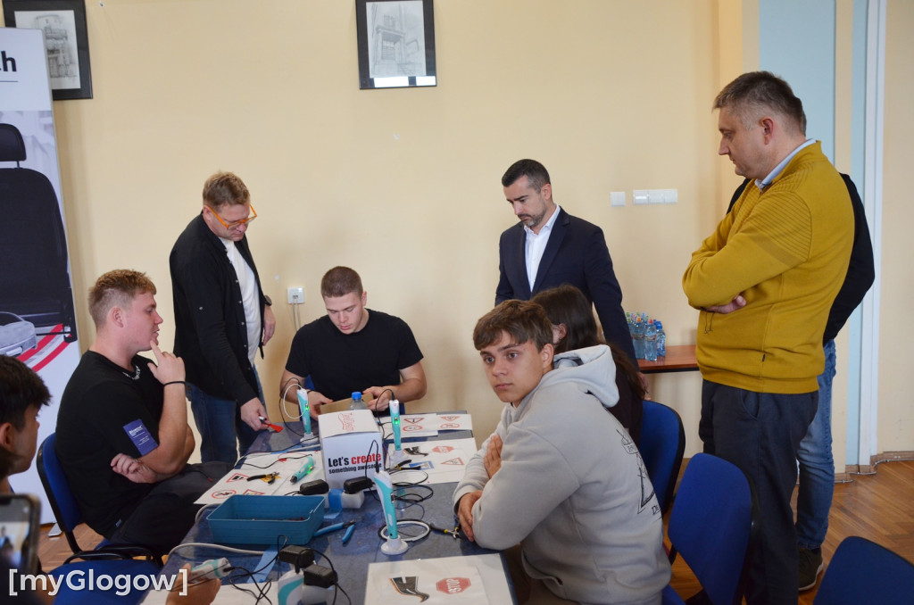 Przedszkolaki na zajęciach w głogowskim mechaniku