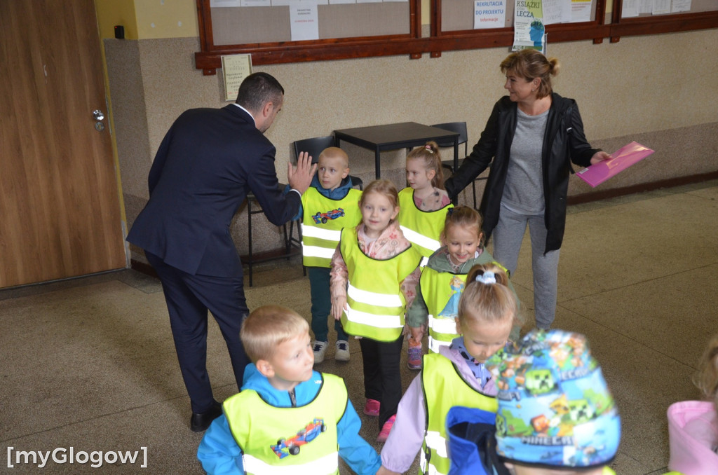 Przedszkolaki na zajęciach w głogowskim mechaniku