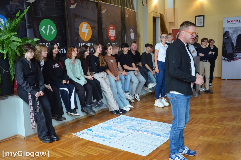 Przedszkolaki na zajęciach w głogowskim mechaniku