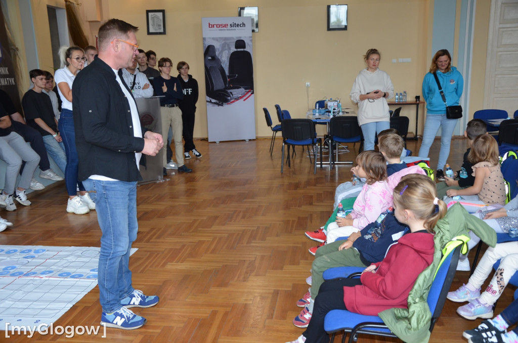 Przedszkolaki na zajęciach w głogowskim mechaniku