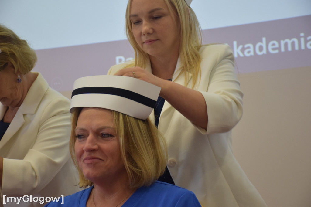 Uroczyste nadanie czepka pielęgniarskiego w PANS